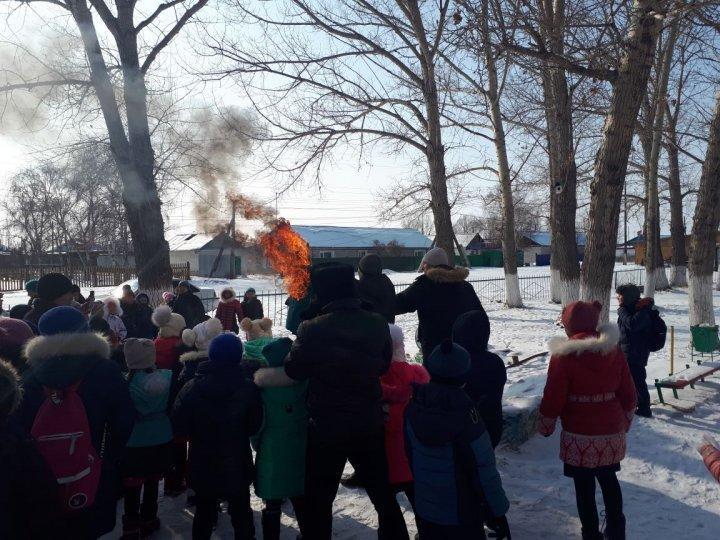 «Приречное жалпы орта білім беретін мектебі» КММ «масленица» аталып өтті. 