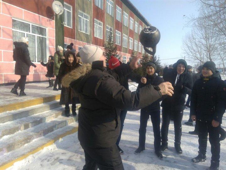 «Приречное жалпы орта білім беретін мектебі» КММ «масленица» аталып өтті. 