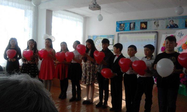 «Шешеге қарап қыз өсер» тақырыбында  6 «а» сыныбындағы сайыс